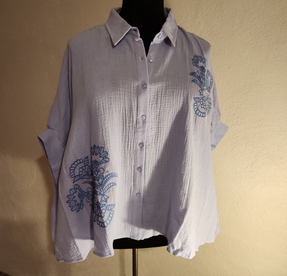 Easel Light Blue Embroidered Button-Down Shirt - Women's Relaxed Fit 1X NWT